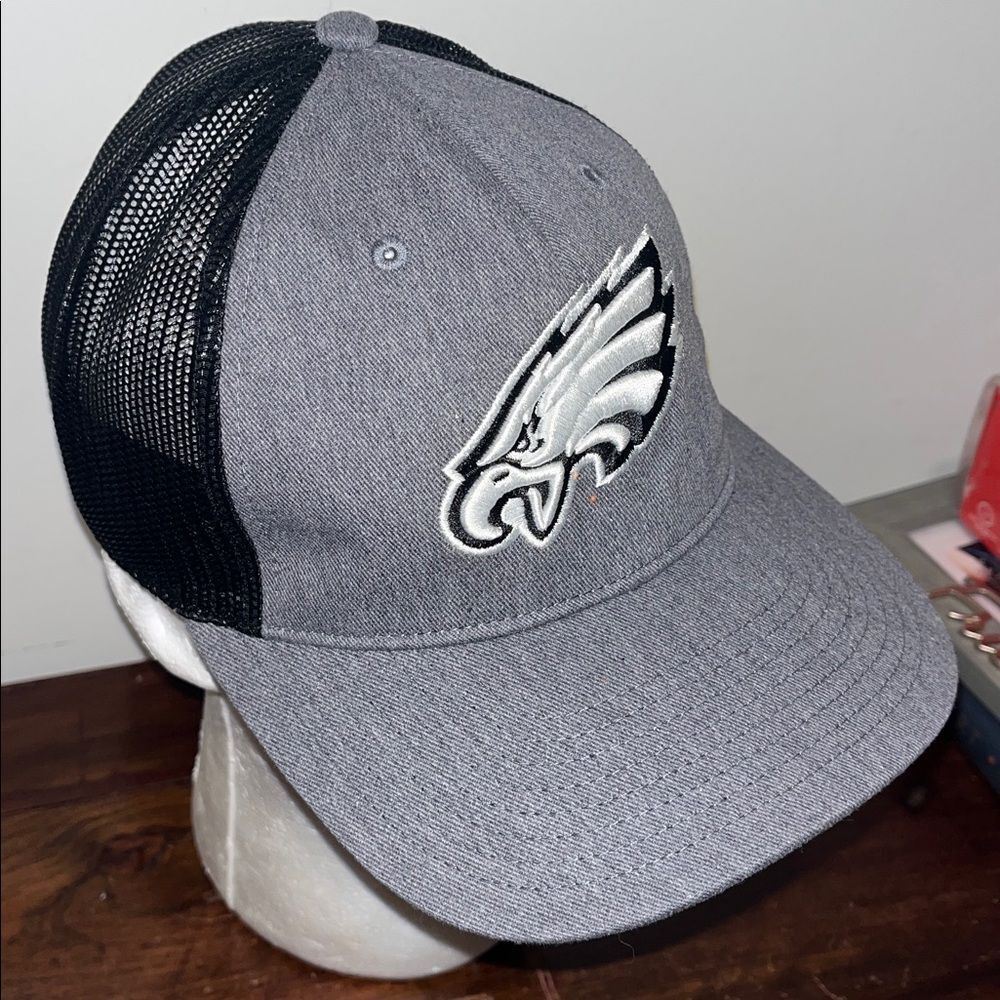 Philadelphia Eagles Gray Black NFL SnapBack Trucker Mesh Back Hat Cap